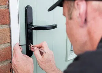 Bedford Locksmith Service Bedford, TX 817-357-4027 - 5a-unlock-door
